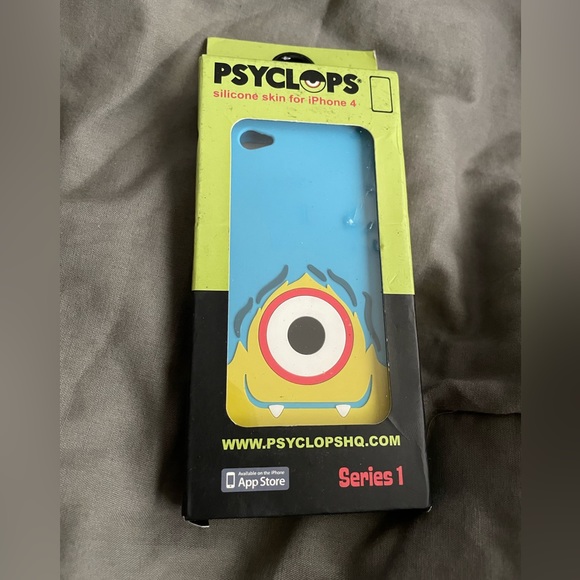 psyclops Accessories - Psyclops IKE IPHONE 4 Case new in box-top of box not perfect